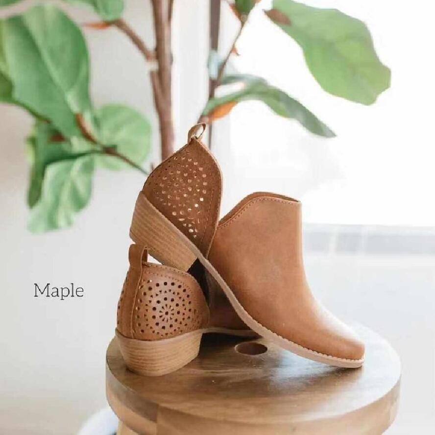 Women Shoes Retro Mesh Ankle Square Heels Boots Female Slip On Mid Heels Casual Botas