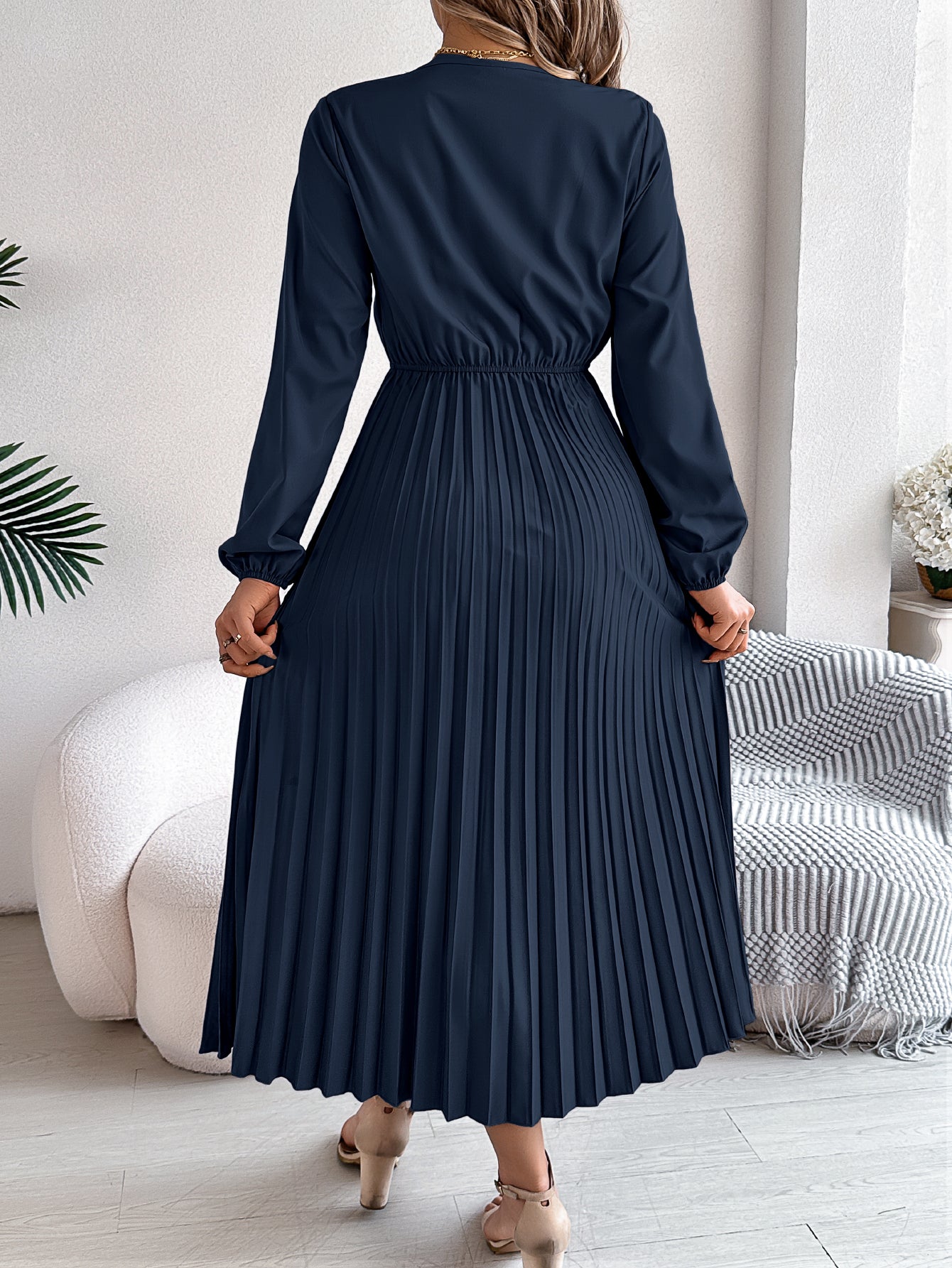 Women's Elegant V Neck Lace Tie Waist Pleated Maxi Dress