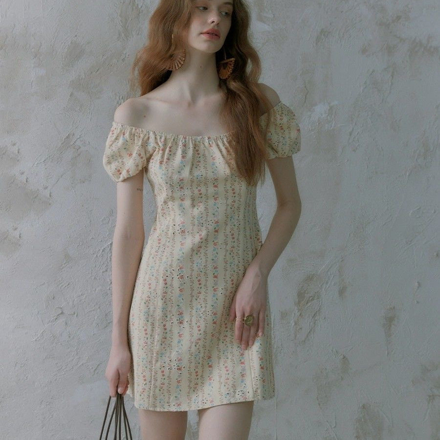 Floral Waist-cinching Dress With A Slimming Fit Sweet Puffed-sleeve Mini Skirt That Adds A Youthful Touch