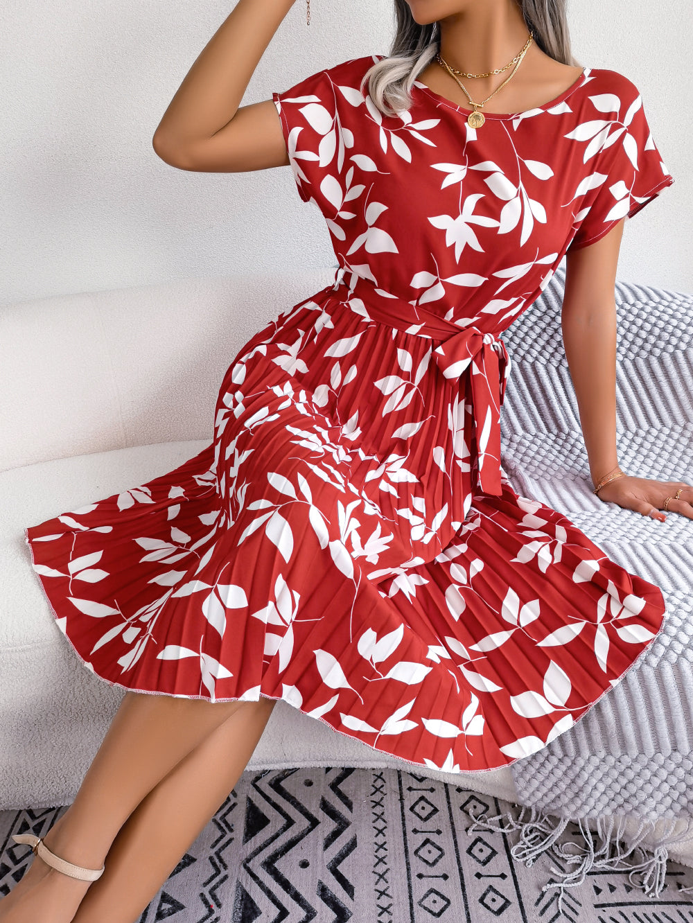 Women's Casual Leaf Print Short Sleeve Flowy Pleated Dress