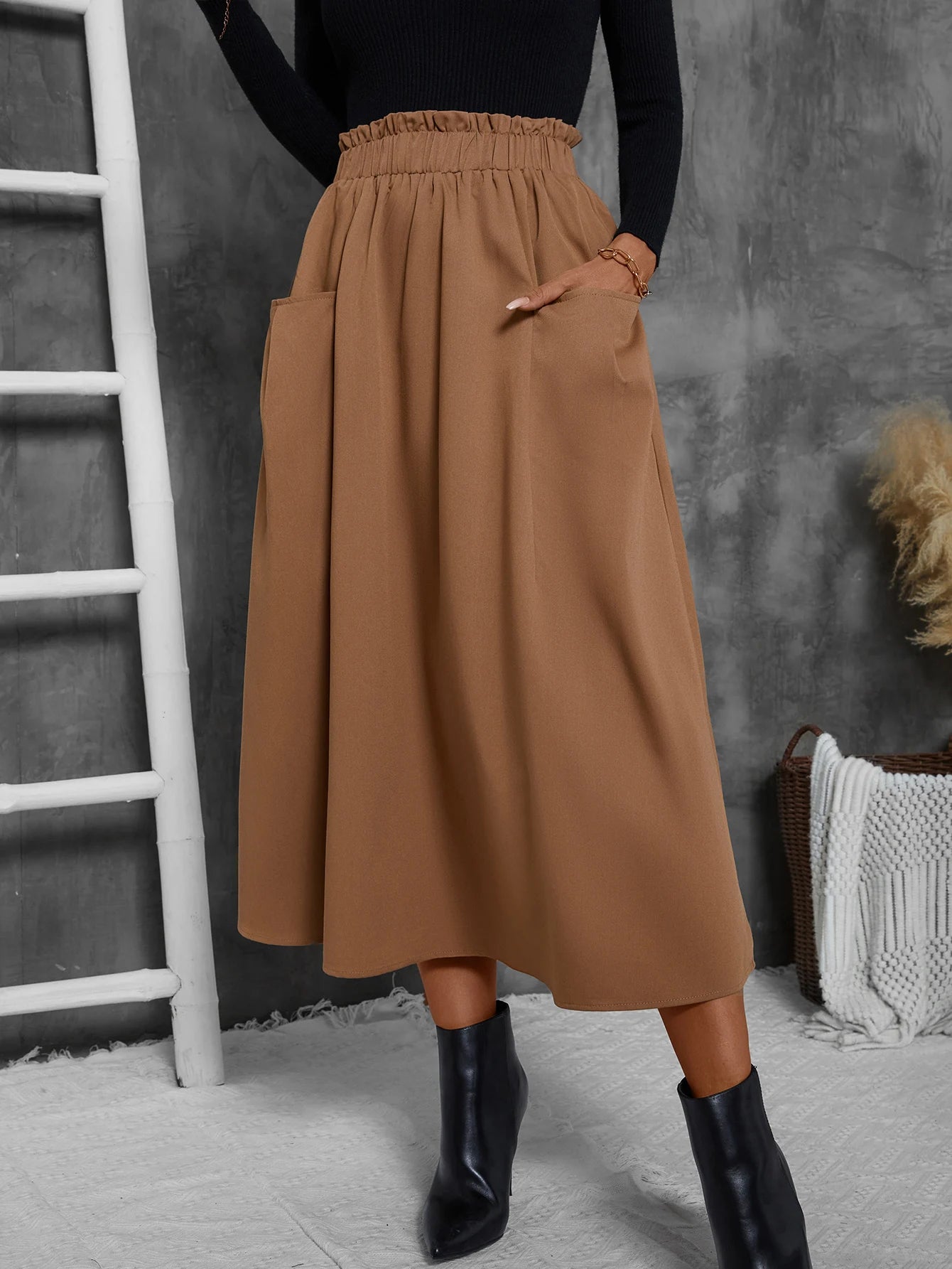 Effortlessly Chic Midi Skirt