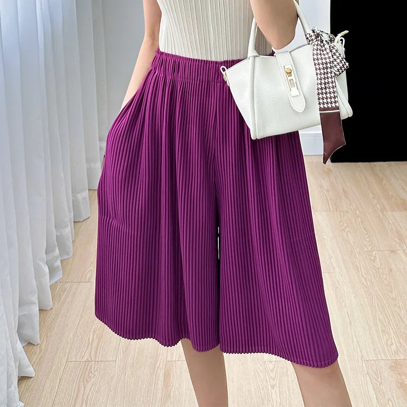 Solid Color Pleated Shorts