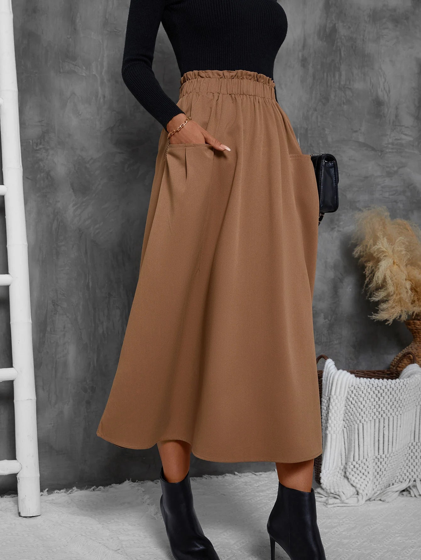 Effortlessly Chic Midi Skirt