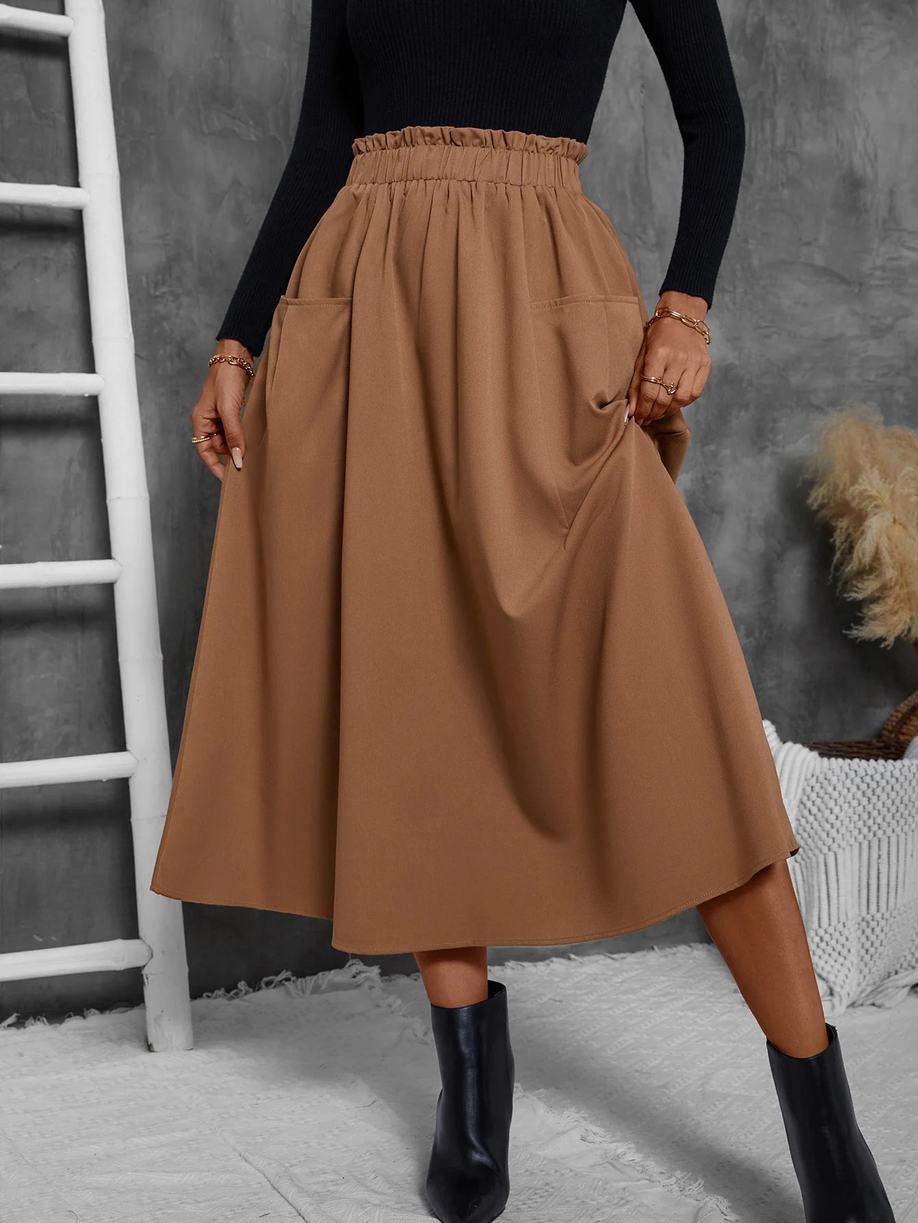 Effortlessly Chic Midi Skirt