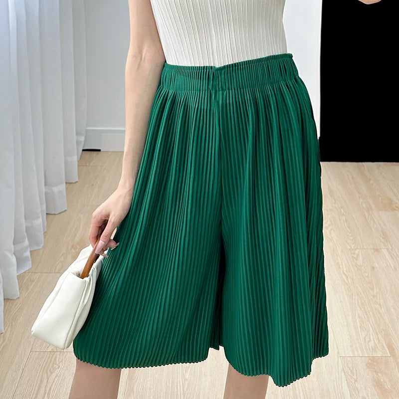 Solid Color Pleated Shorts