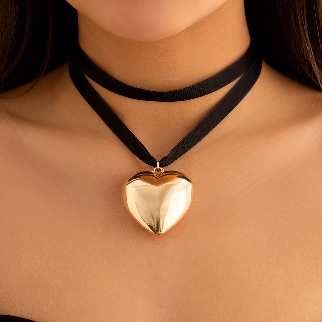 Exaggerated Oversized Love Heart Pendant Choker