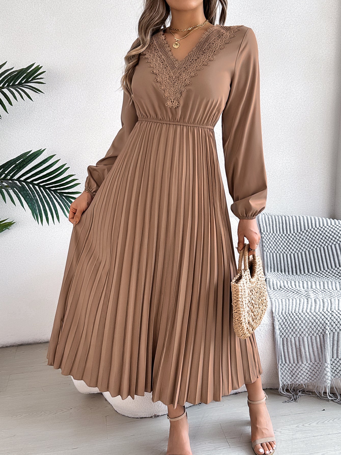 Women's Elegant V Neck Lace Tie Waist Pleated Maxi Dress