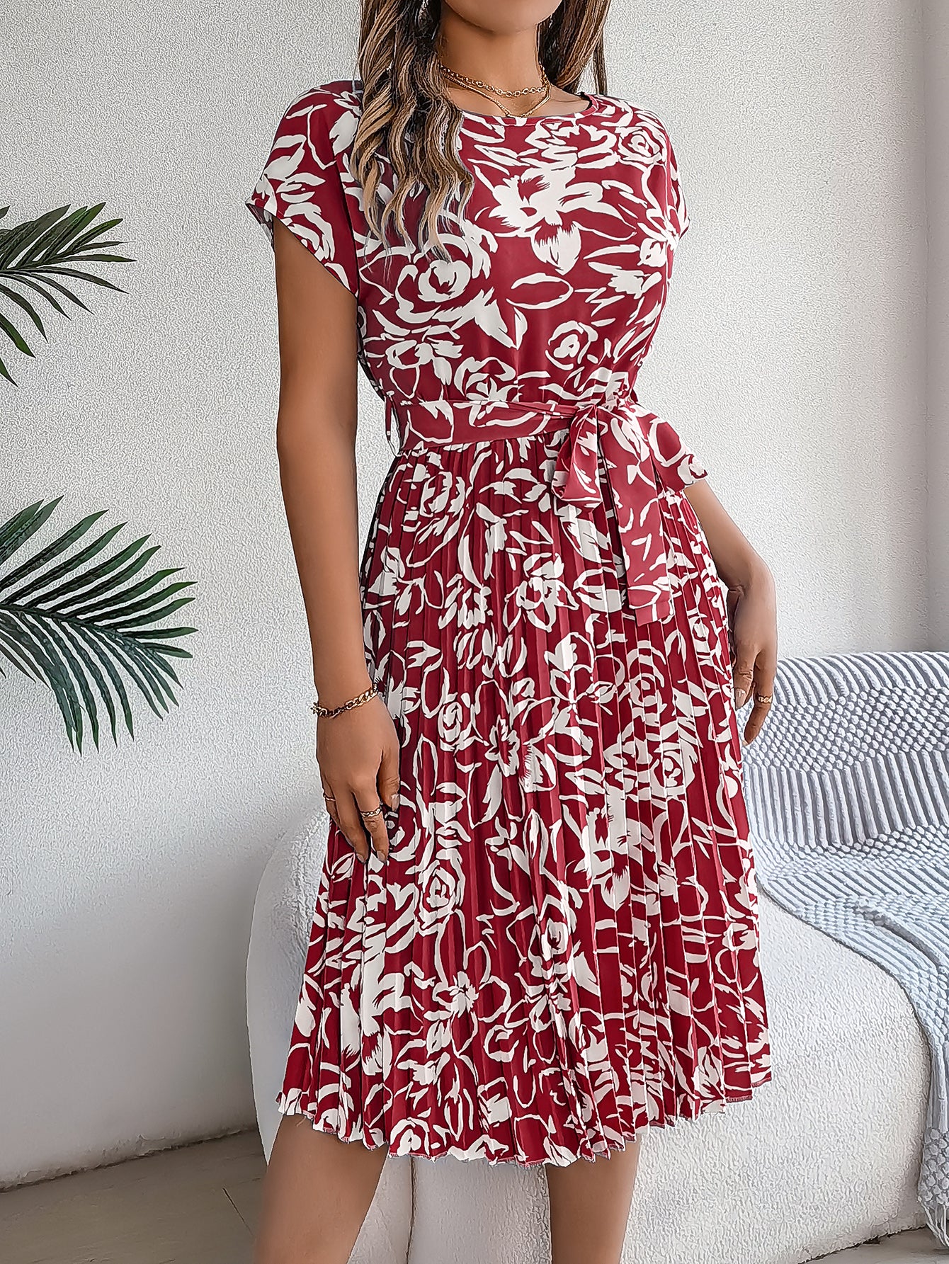 Women's Elegant Floral Print Short Sleeve Flowy Pleated Dress