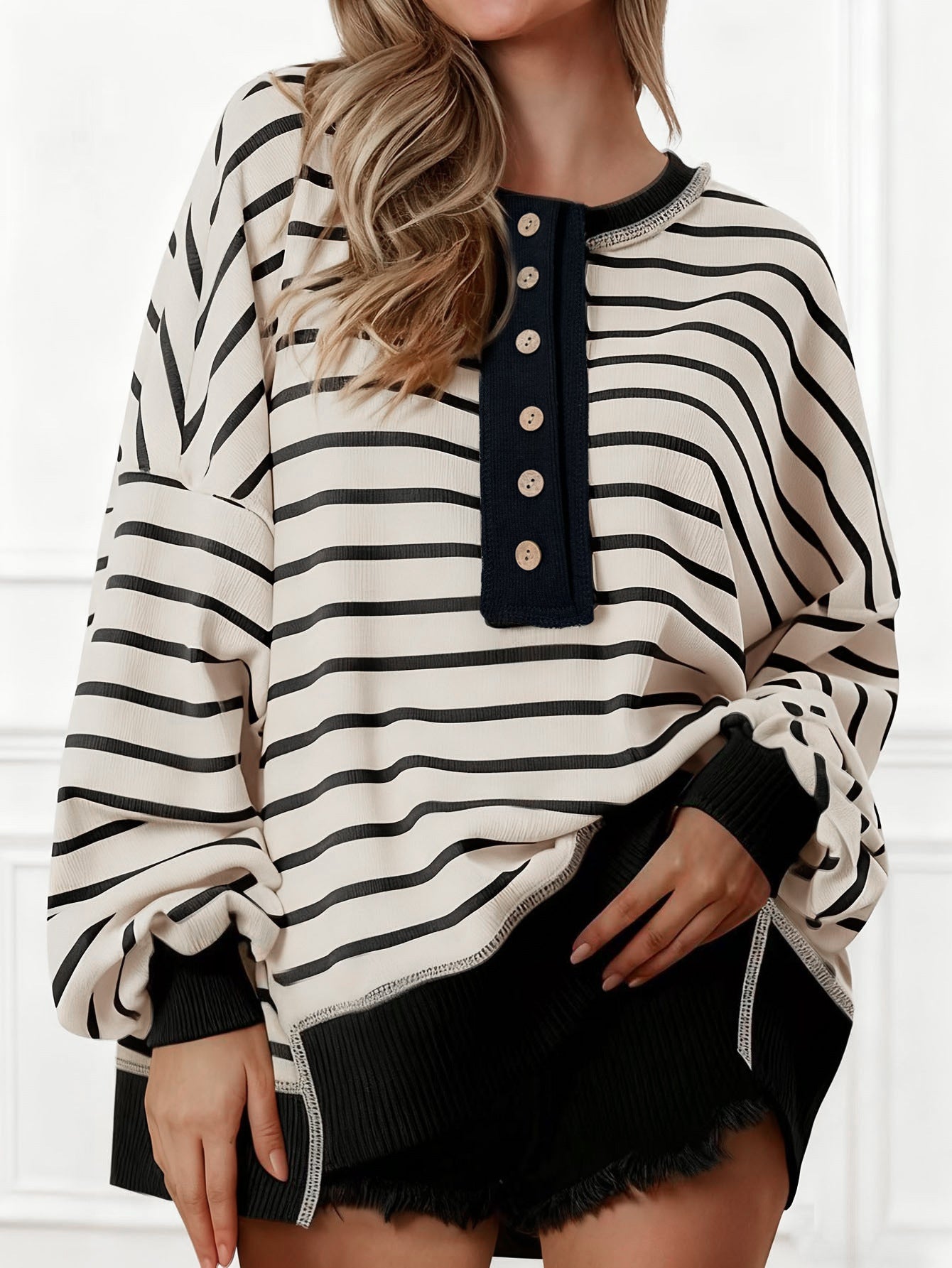 Women's V-neck Contrast-color Striped Loose-fit Long-sleeve