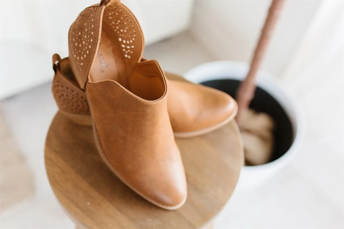 Women Shoes Retro Mesh Ankle Square Heels Boots Female Slip On Mid Heels Casual Botas