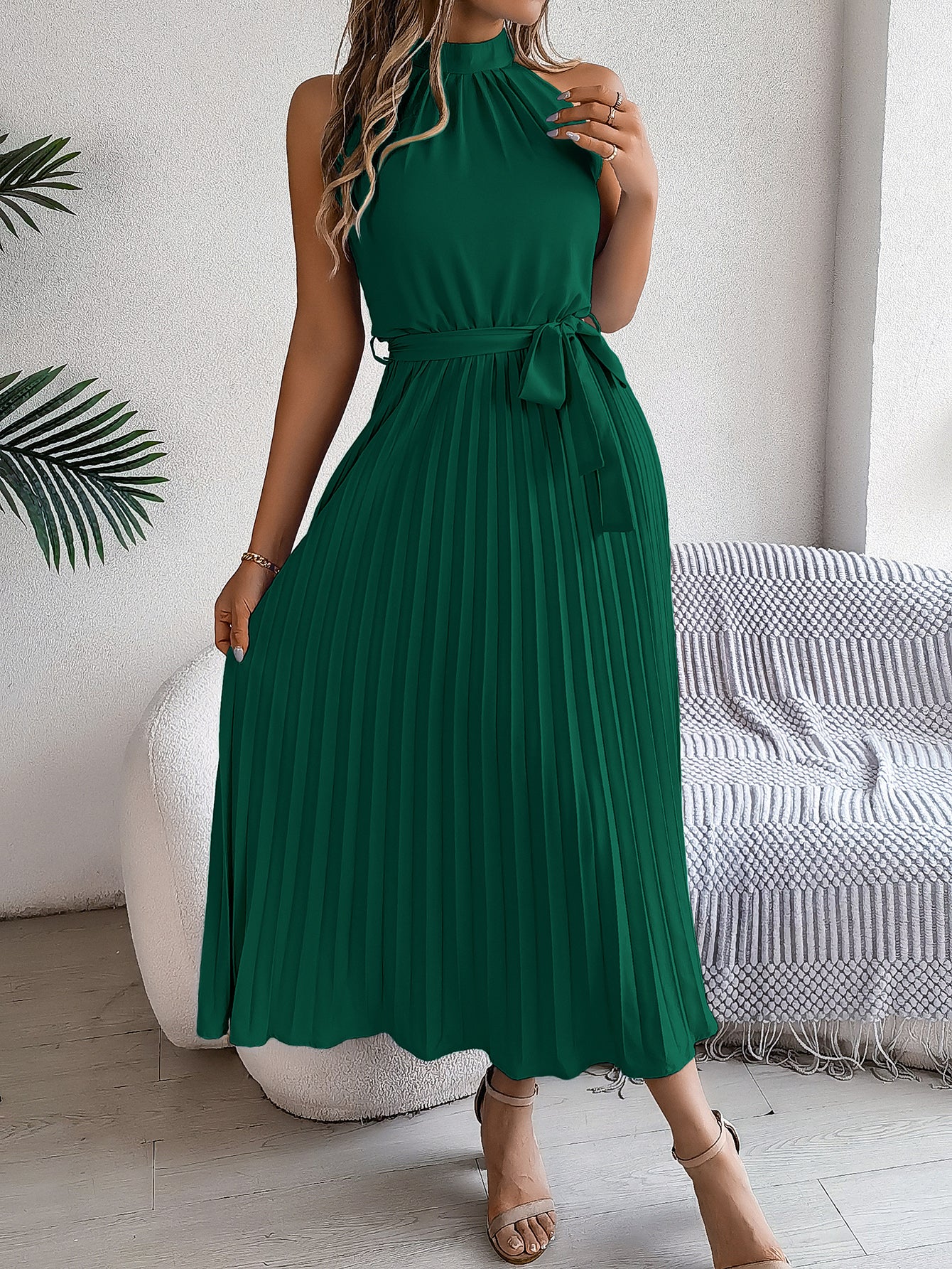 Women's Elegant Stand Collar Sleeveless Tie Waist Pleated Maxi Dress
